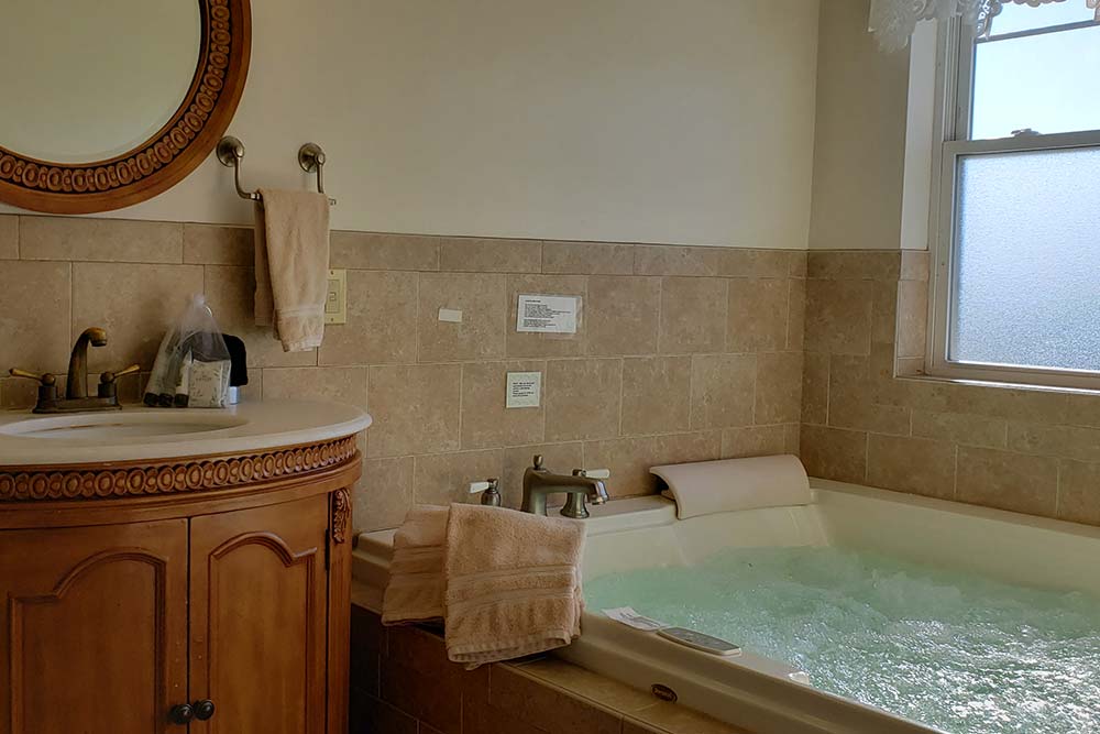 Suite 303 Jacuzzi, The Wilbraham Mansion & Suites, Cape May, New Jersey